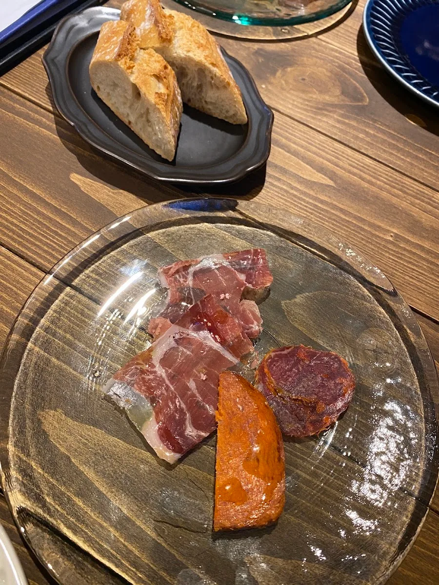 スペイン料理とワインの店 Amunt · 13
